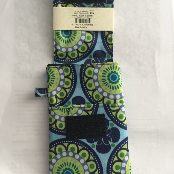 NWT - Olivia Moss Cell Phone Caddy POUCH - Medallion Pattern - Picture 2 of 4